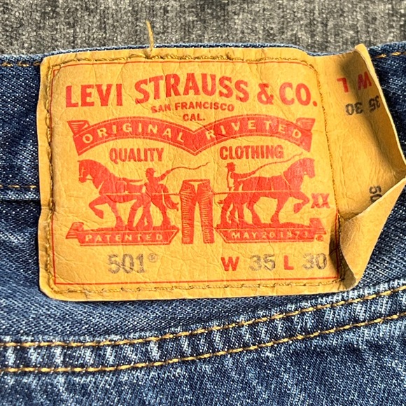 Levi Strauss 501 Jeans Mens W35 L30 Button Fly Blue Denim Straight Leg - Picture 5 of 10